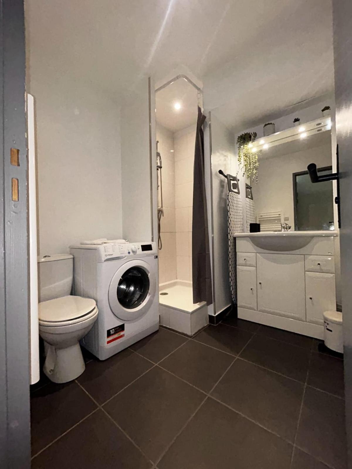 Cozy For 2 People Near Bellecour Lione